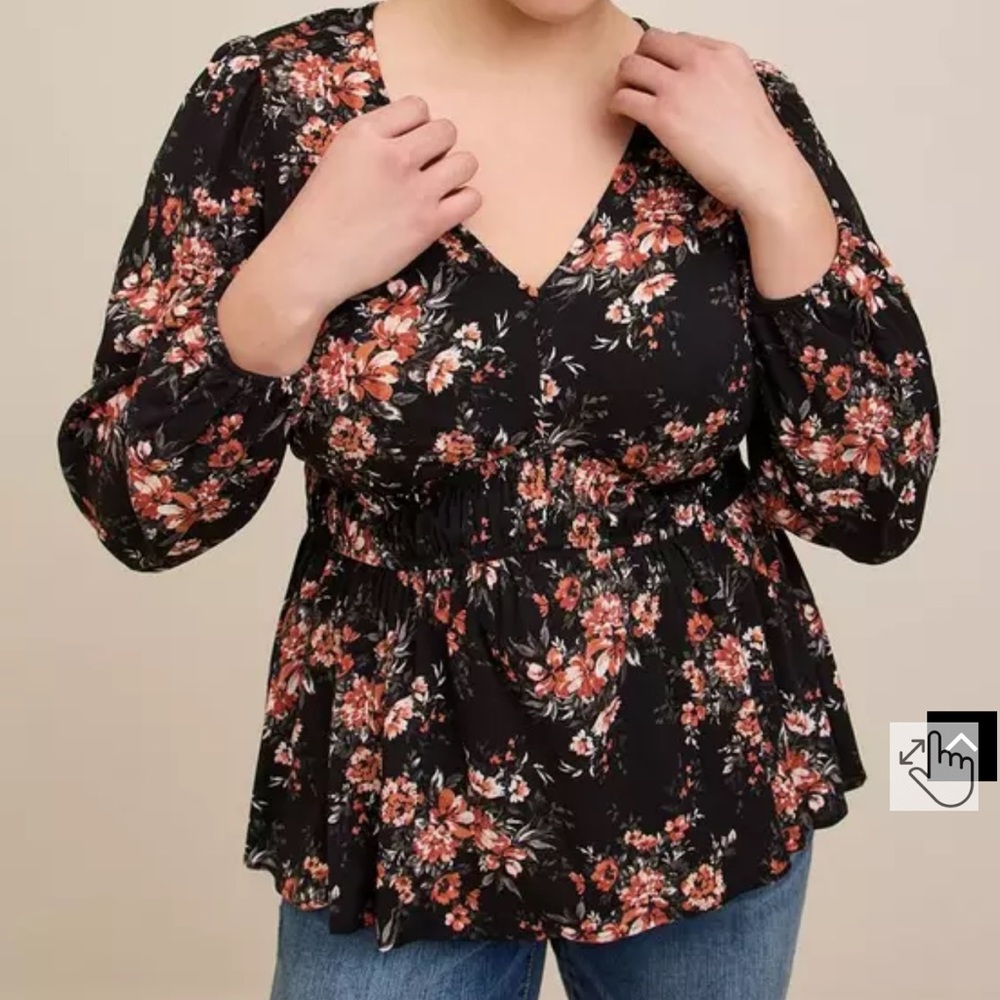 NWT Torrid Size 1X Black w/Orange Florals Smocked Waist V-Neck Peplum Blouse